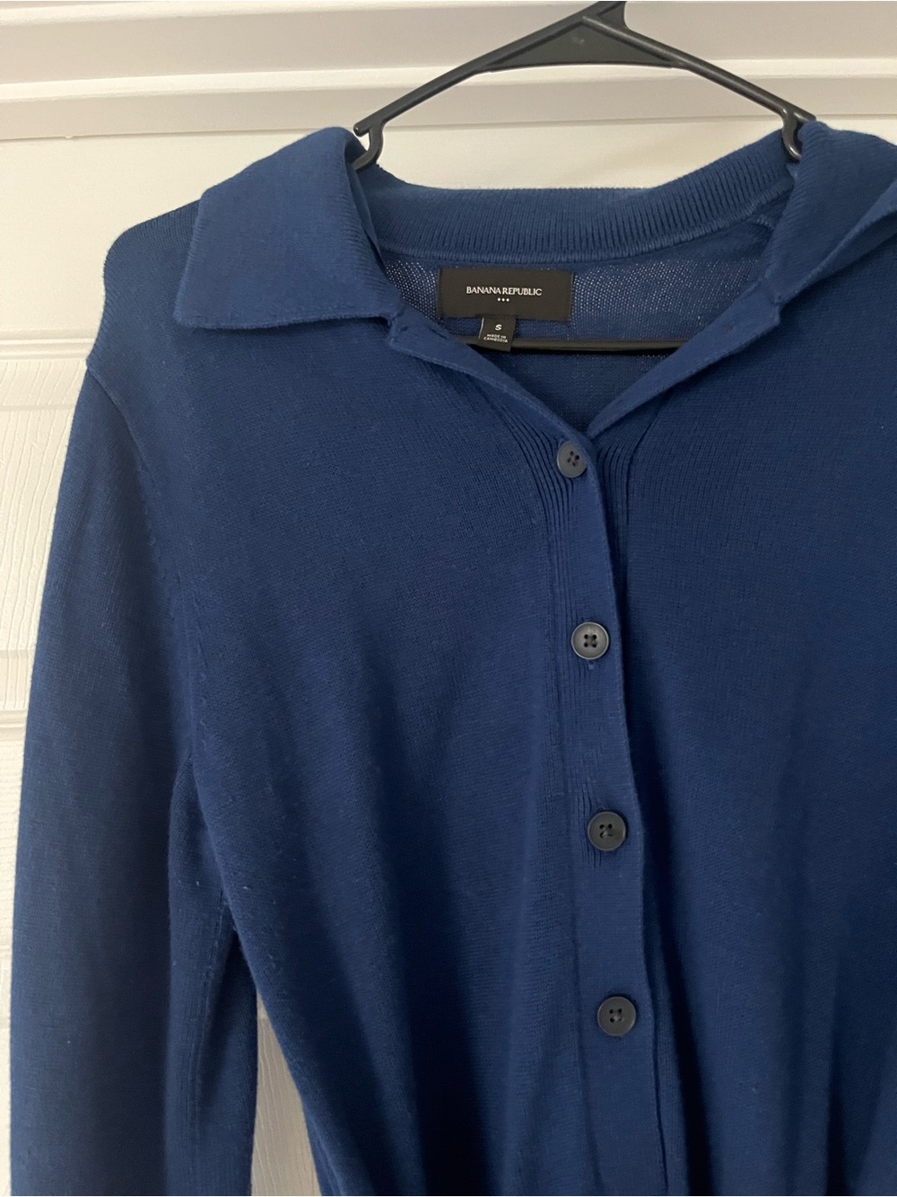 Banana Republic Women's Blue Button-Up Sweater